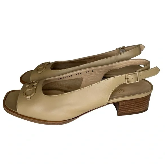 Salvatore Ferragamo Made in Italy Leather Women’s Sandals - Size: 8 1/2 B - Picture 15 of 16